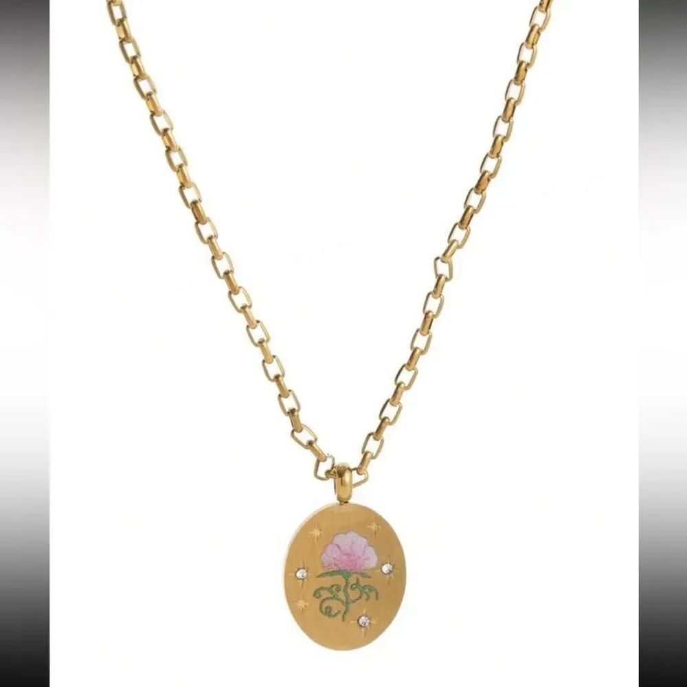 Gold Floral Oval Pendant Necklace N1303